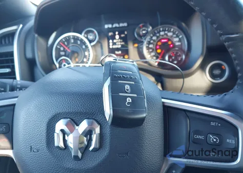 2023 Ram 1500 Big Horn 4X2 5'7 Box z USA, uszkodzony, nr VIN 1C6RREFT9PN664846